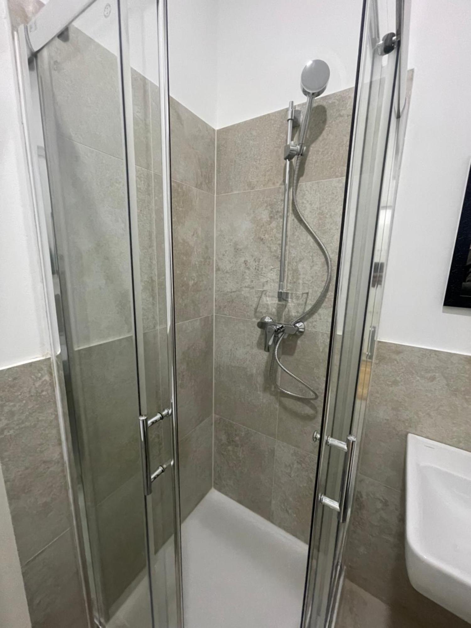 New Apartment With Balcony 11 فيينا المظهر الخارجي الصورة